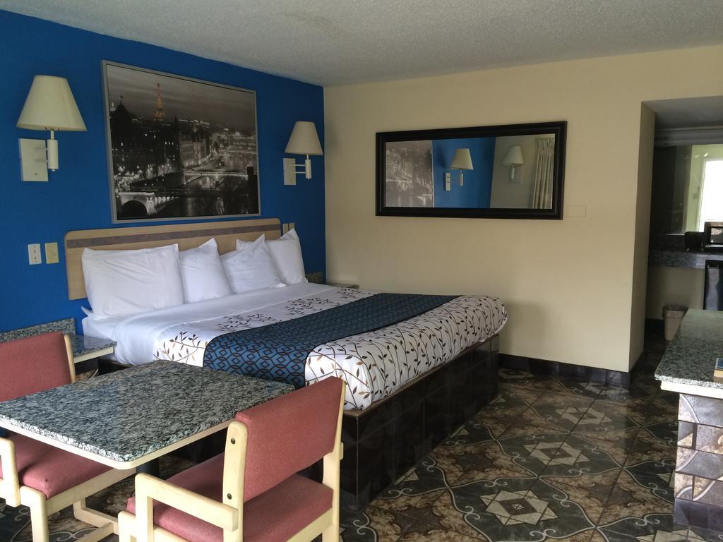 Americas Best Value Inn Beaumont Esterno foto